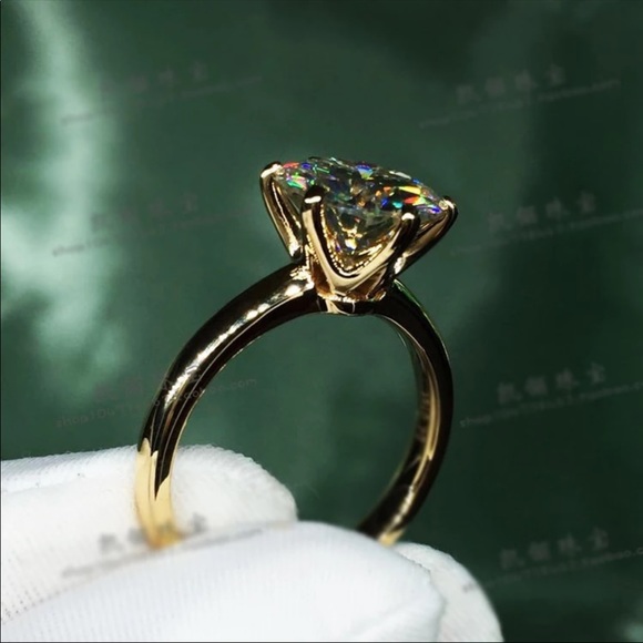 18K gold plated round solitaire diamond ring - Picture 5 of 11